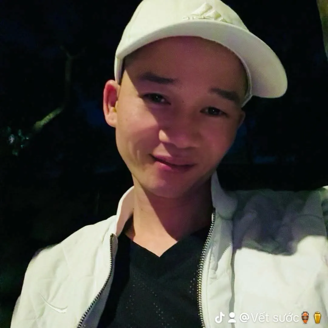 Phong Trần Luxury Avatar